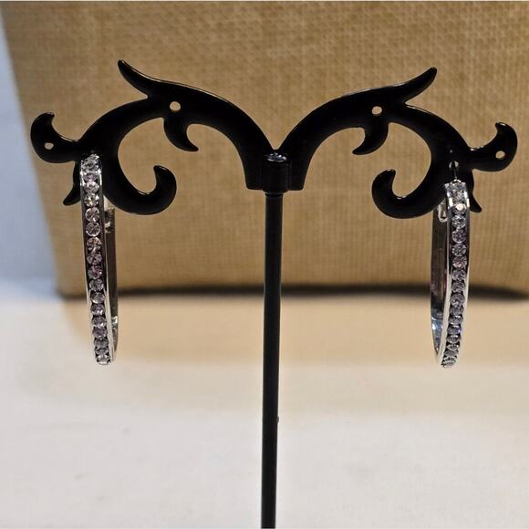 HOUSE OF HARLOW 1960 CRYSTAL JEWELED HOOP EARRINGS NEW - Picture 2 of 4